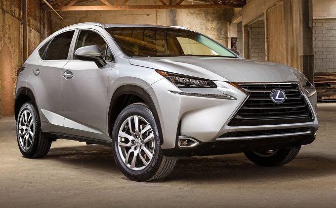 Lexus NX, tutto pronto per il debutto parigino