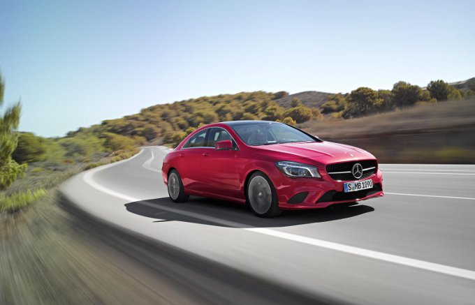 Mercedes CLA 2015, più potenza e una tecnologia migliorata