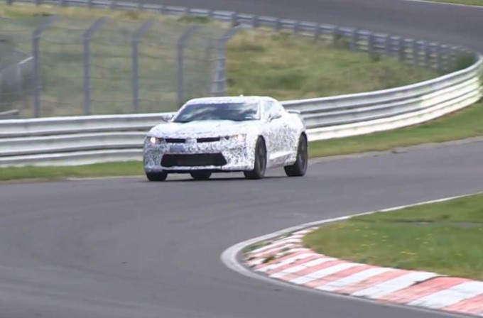 Nuova Chevrolet Camaro filmata in un video spia mentre gira al Nürburgring