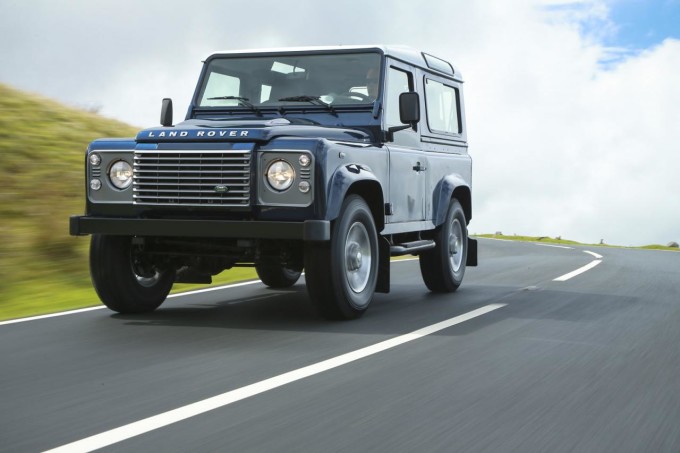 Land Rover Defender: confermato l’arrivo di un edizione speciale firmata SVO