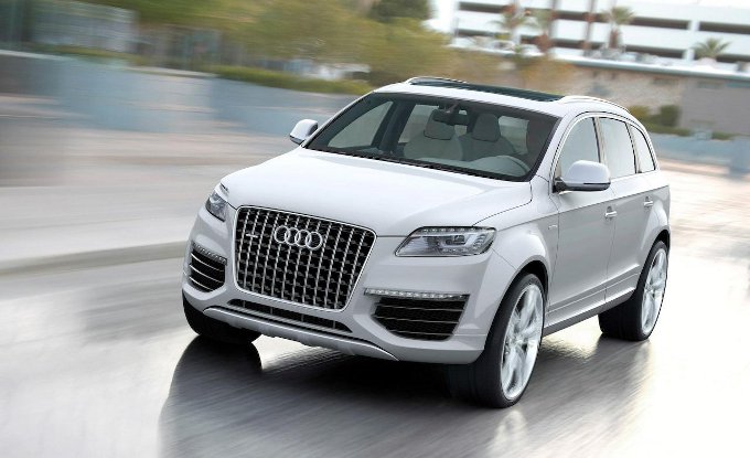 Audi Q7, molto probabile il sistema plug-in hybrid