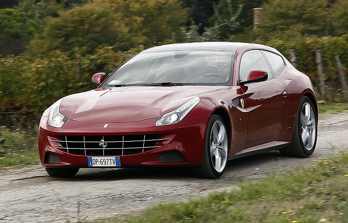 Le Ferrari FF incantano la Toscana