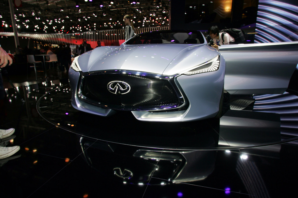 Infiniti Q80 Inspiration Concept, manifesto futurista al Salone di Parigi [VIDEO INTERVISTA]