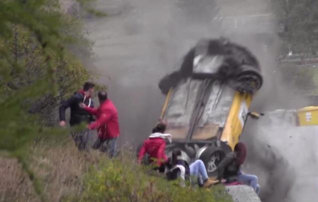 Jolly Rally a La Thuile: auto impazzita vola sulle teste del pubblico, tutti illesi