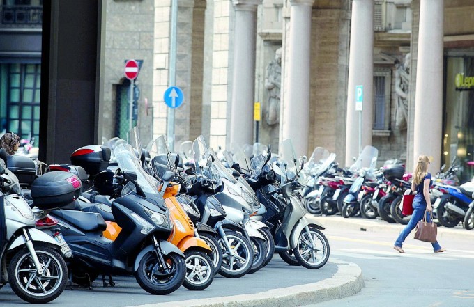 Moto sharing a Milano? Ok, ma solo se elettrico. L’appello dei Genitori Antismog
