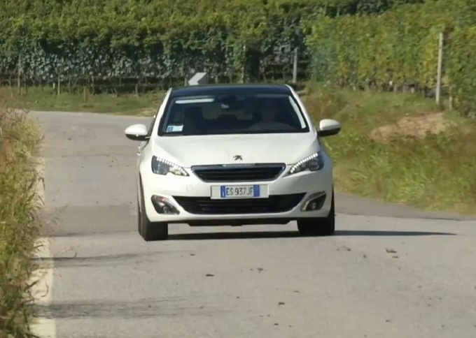 Peugeot 308 in viaggio tra le bellezze delle Langhe