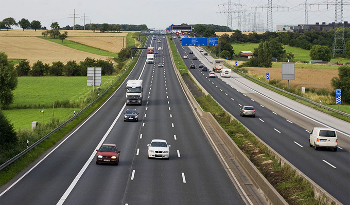 Autostrade in Germania: dal 2016 l’Autobahn per gli stranieri è a pagamento