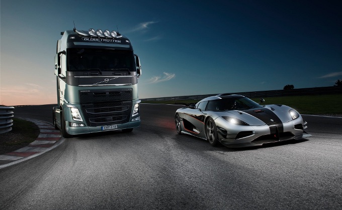 Volvo Trucks vs Koenigsegg One:1, Tiff Needell partecipa al confronto