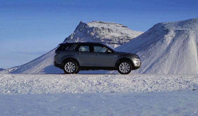 Land Rover Discovery Sport, test estremo sulle nevi dell’Islanda [VIDEO]