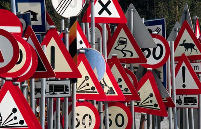 Manutenzione stradale in Italia: metà della segnaletica è fuori legge