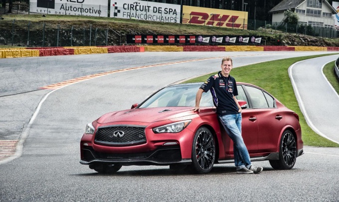 Infiniti Q50 Eau Rouge concept, accantonato il progetto di super berlina?