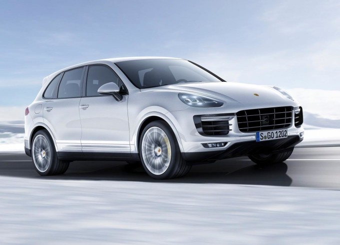 Porsche Cayenne, la nuova generazione sarà più leggera e veloce