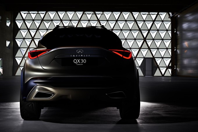 Infiniti QX30 Concept: prima immagine ufficiale in vista del debutto al Salone di Ginevra 2015