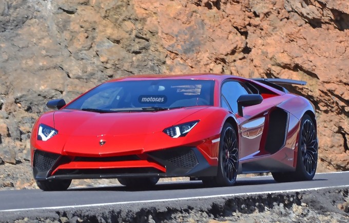 Lamborghini Aventador SuperVeloce, nuove FOTO SPIA dell’atteso bolide del Toro