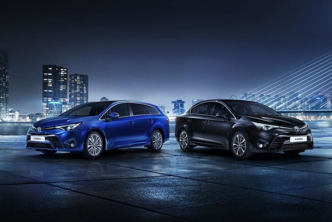 Toyota Avensis MY 2015: facelift in arrivo al Salone di Ginevra, prime foto ufficiali