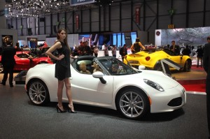 Alfa Romeo 4C Spider, il “biscione” è arrivato a Ginevra [FOTO e VIDEO LIVE]