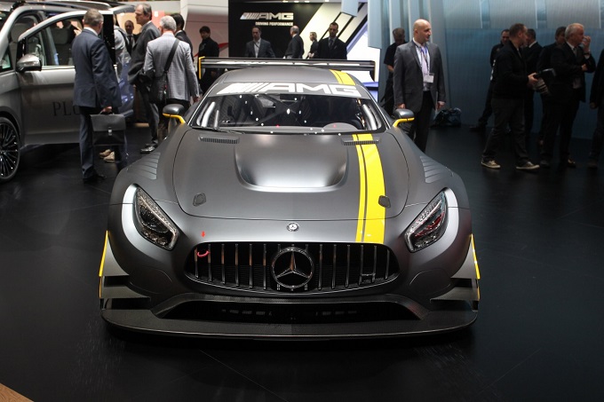 Mercedes GT3 AMG, dopo il debutto a Ginevra si scende in pista [FOTO e VIDEO]