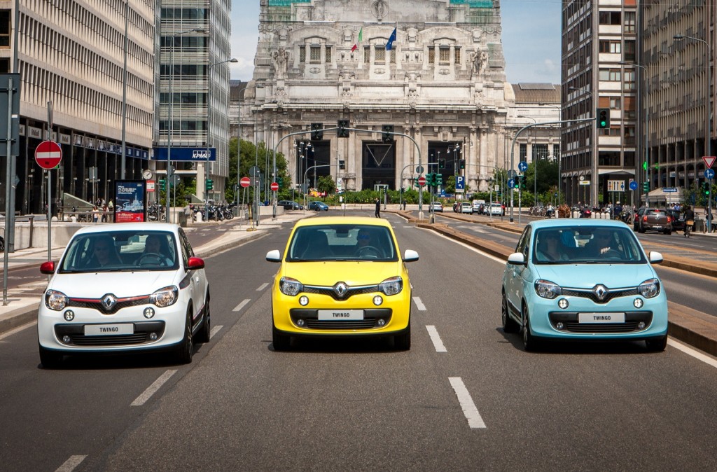 Nuova Renault Twingo invade le strade di Milano nel week-end col social test drive #GuidaTu