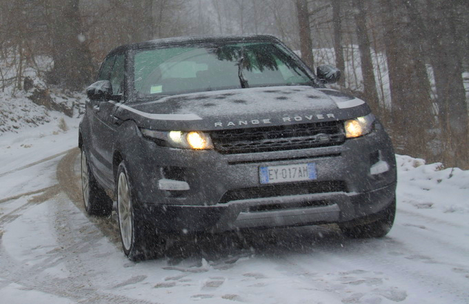 Range Rover Evoque 2.2 SD4, prova su strada 2015