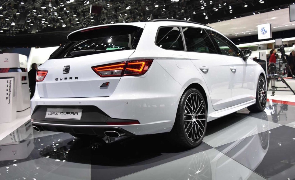 Seat Leon ST CUPRA: foto LIVE dal Salone di Ginevra 2015