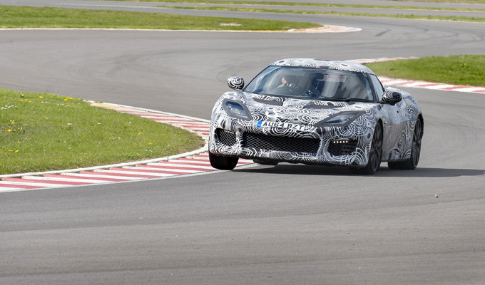 Lotus Evora 400: sul circuito di Hethel sei secondi più rapida della Evora S