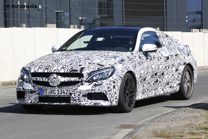 Mercedes C63 AMG Coupé MY 2016 immortalata per la prima volta [FOTO SPIA]