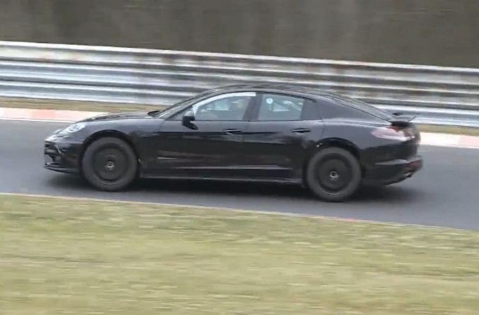 Porsche Panamera MY 2016 al Nürburgring [VIDEO SPIA]