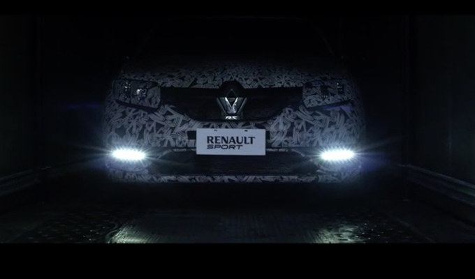 Renault Sandero RS: una prima occhiata della piccola sportiva francese [VIDEO]