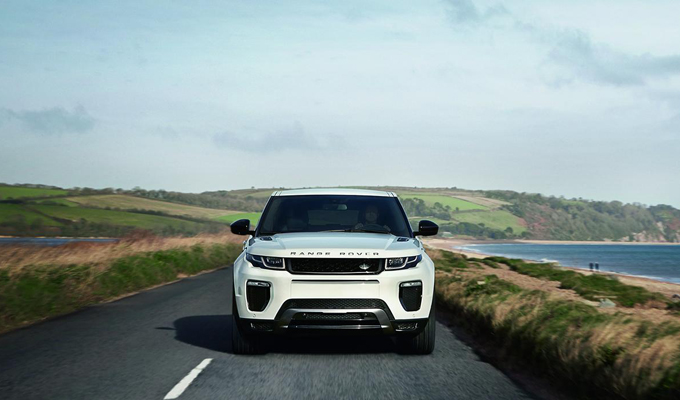 Range Rover: il nuovo modello potrebbe essere imparentato con la Jaguar F-Pace