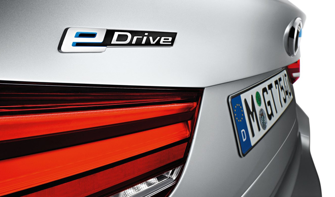 BMW: in programma lo sviluppo di un nuovo sistema Power eDrive ibrido plug-in