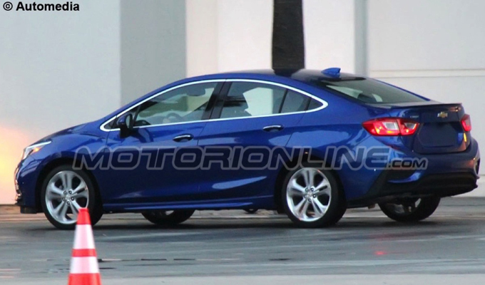 Chevrolet Cruze MY 2016: ripresa la prossima versione senza coperture [FOTO SPIA]