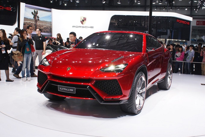 Lamborghini, il governo Renzi dà il via libera alla produzione del nuovo SUV di Sant’Agata Bolognese