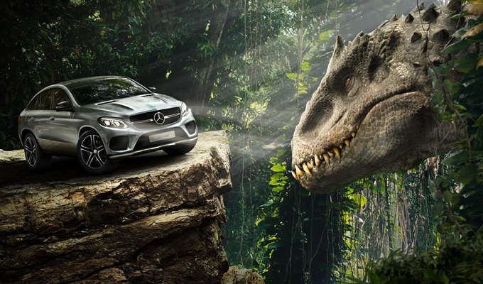 Mercedes: un nuovo tuffo nel passato tra i dinosauri [FOTO E VIDEO]