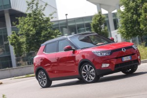 SsangYong Tivoli, il nuovo SUV arriva in Italia: prezzi da 15.590 euro [FOTO e VIDEO]