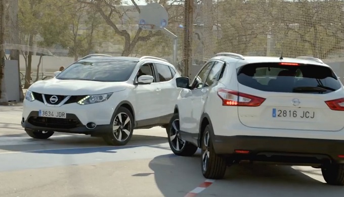 Nissan Qashqai allena Andrés Iniesta in vista della finale di Champions League [VIDEO]