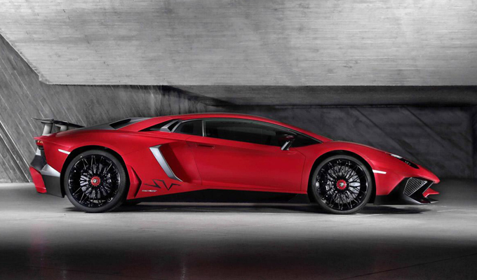 Lamborghini Aventador LP 750-4 SV: sfrecciare al Nürburgring in meno di sette minuti [VIDEO]