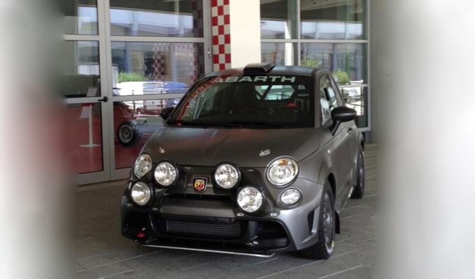 Abarth 695 biposto “R”: apripista d’eccezione al Rally Italia Sardegna 2015