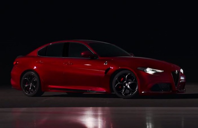Alfa Romeo Giulia: un fulmine rosso nelle tenebre [VIDEO SPOT TV]