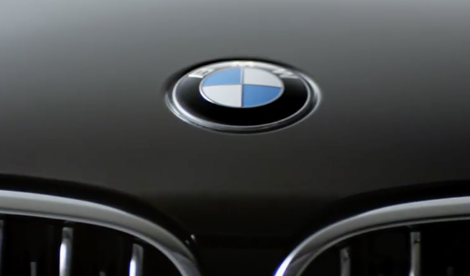 BMW Serie 7 MY 2016: qualche dettaglio prima del debutto [VIDEO]