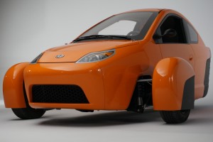 Elio P5, il ritorno del veicolo biposto a tre ruote con consumi di 2,8 l/100 km