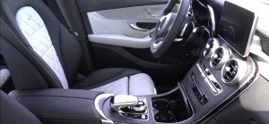 Mercedes GLC, una “prima sbirciata” agli interni del nuovo SUV sportivo [VIDEO]