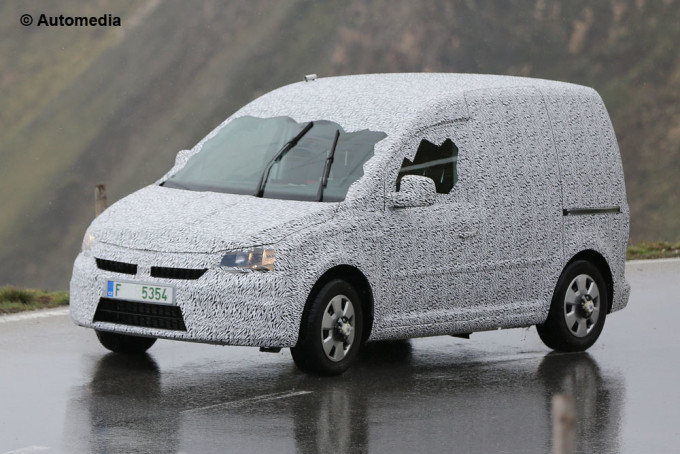 Skoda Roomster MY 2016 spiata durante i test [FOTO SPIA]