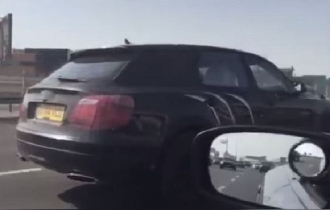 Bentley Bentayga filmata durante i test a Dubai [VIDEO SPIA]