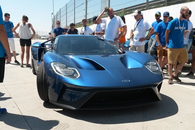 Ford GT, prototipo in panne nel circuito spagnolo di Jarama [VIDEO]