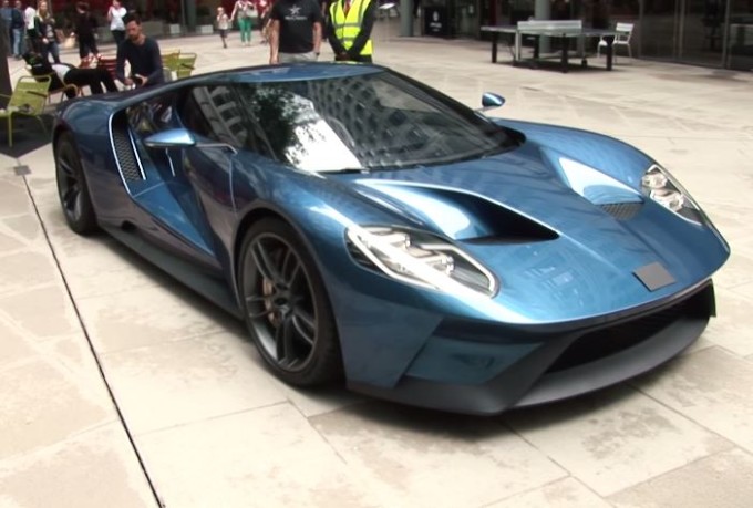 Ford GT Concept in mostra a Londra con il logo oscurato, nessuno la riconosce [VIDEO]