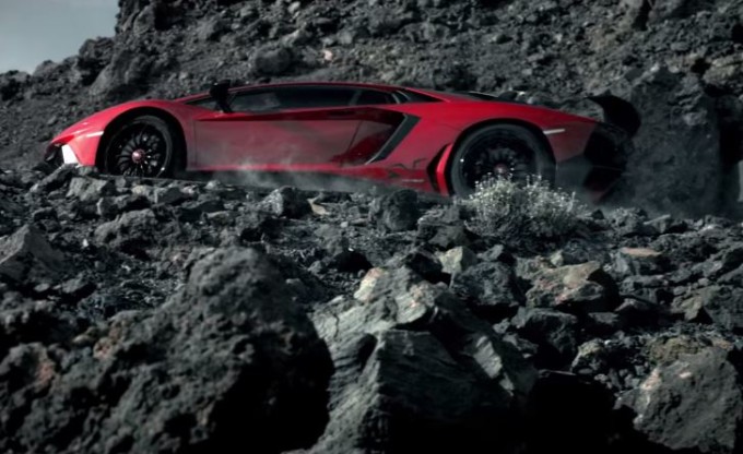Lamborghini giura fedeltà (per ora) ai motori aspirati