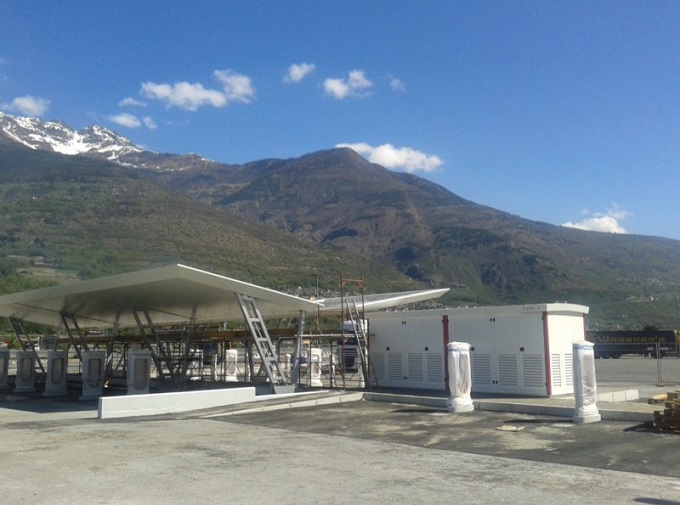 Tesla Motors apre la prima stazione di ricarica in Valle d’Aosta