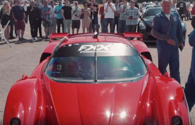 Ferrari FXX capace di lasciare a bocca aperta anche Guy Martin [VIDEO]