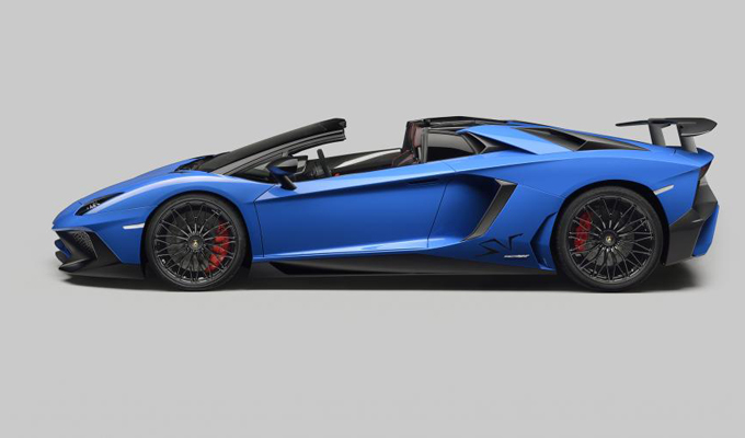 Lamborghini Aventador SV Roadster: prospettive di un design grintoso [VIDEO]