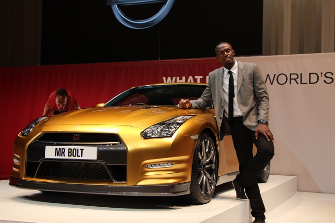 Una Nissan GT-R tutta d’oro per l’uomo più veloce del mondo